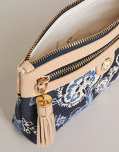 Load image into Gallery viewer, Tassel Wristlet Oyster Factory
