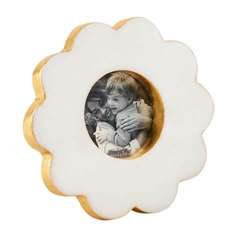 Circle Scallop Marble Frame